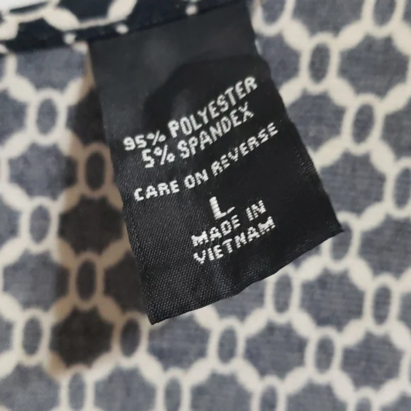 NY & Company Faux wrap belted top New York and Company - Picture 4 of 7